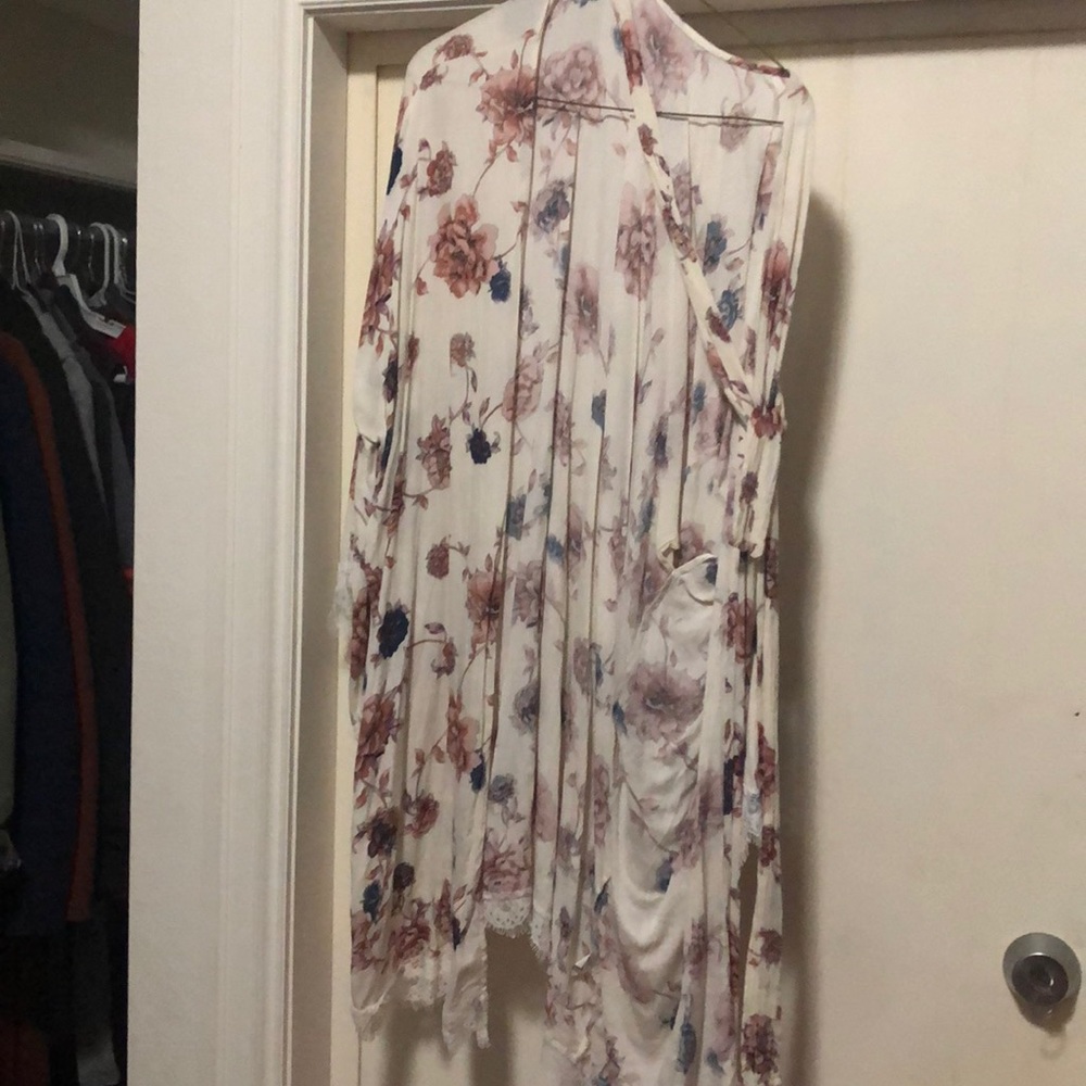 Rose patterned shaw